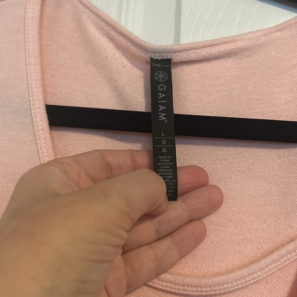 Gaiam Yoga shirt size L - Picture 2 of 4